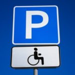 В Подольске эвакуаторы вылечили «инвалидов», занимающих специальные парковочные места