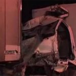 Столкновение двух фур на МКАД: пострадавшего водителя буквально вырезали из кабины