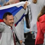 Белорусу, развернувшему флаг России на Паралимпиаде в Рио, подарят квартиру в Москве