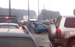 На трассе Крым под Чешовом произошло крупное ДТП: в аварии пострадали сразу 12 машин