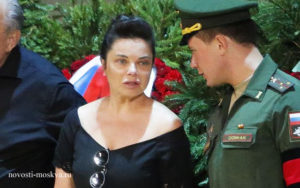Наташа королдева плачет на похоронах Иосифа Кобзона